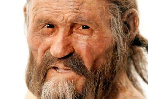 Ötzi měl 60 tetování a jedl maso kozoroha. Proč před smrtí riskoval, zůstává záhadou