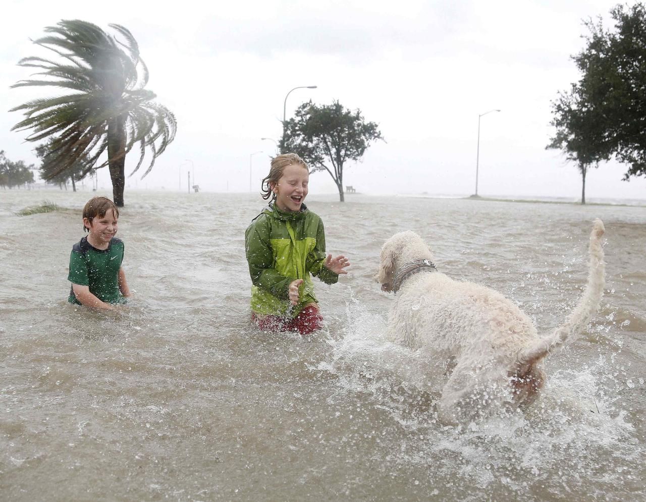 Foto: Tropická bouře Isaac už je minulostí, stal se z ní hurikán.