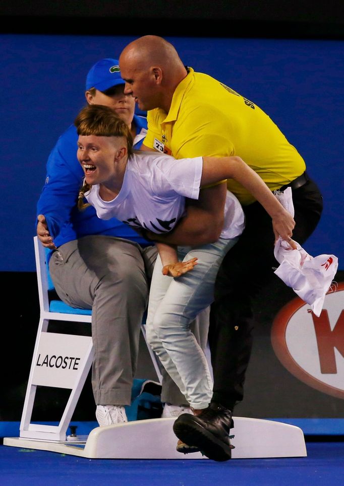 Protesty během mužského finále Australian Open 2015