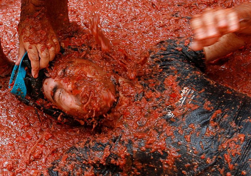 Rajčatová bitva Tomatina ve Španělsku
