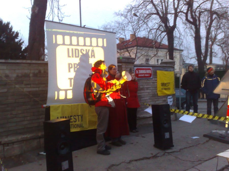 Protest za Tibet před čínským velvyslanectvím