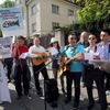 Vietnamci protestují před svou ambasádou v Praze