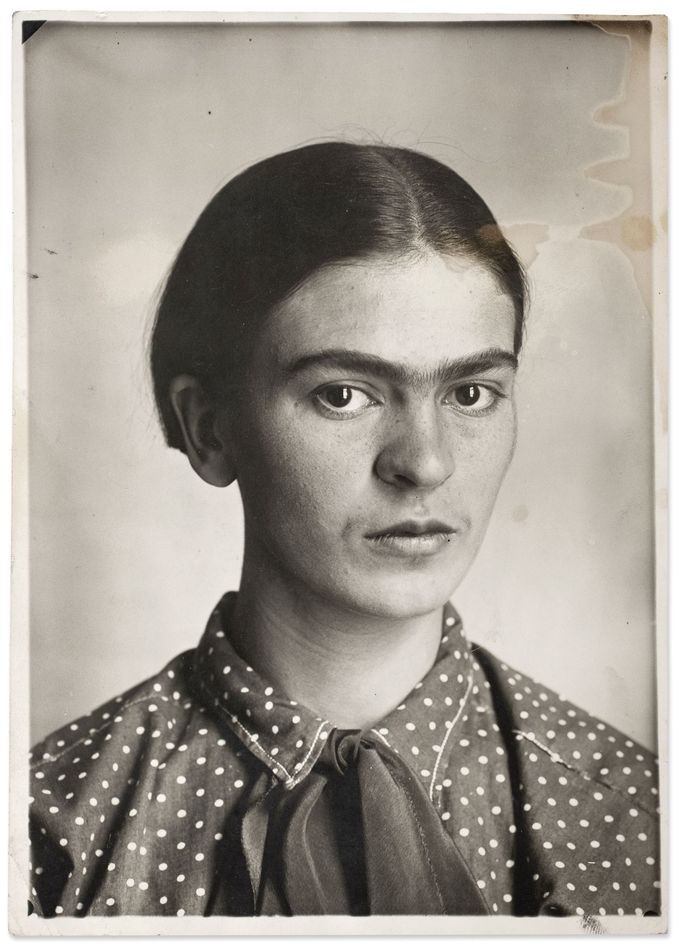 Guillermo Kahlo: Frida Kahlo, kolem roku 1926.