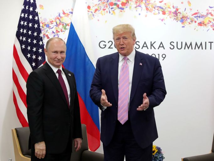 Vladimir Putin a Donald Trump na summitu v roce 2019.