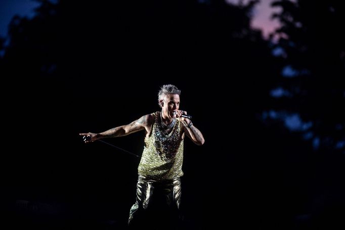 Robbie Williams při vystoupení na dánském Heartland Festivalu.