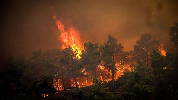 Turisté, kteří letí na sever Rhodu, mohou zdarma změnit zájezd, říkají cestovky