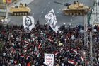 Demonstranti prorazili bariéru u Mursího paláce