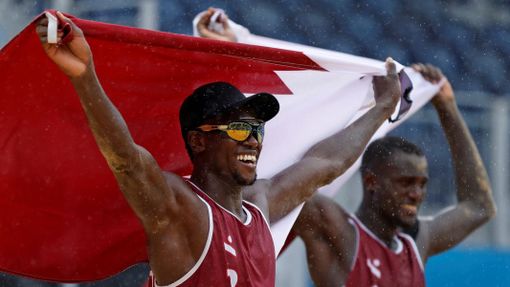 Plážoví volejbalisté Kataru Tidžan, Janus zvládli souboj o třetí místo a vezou z Tokia bronz.