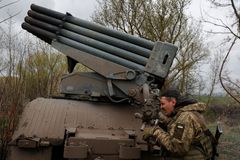 Hon na ruské generály. USA posílají Kyjevu tajná data, o nejvyšších šaržích ale ne