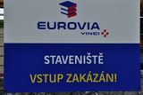 Do nové silnice mezi Ostravou a Opavou už stát investoval okolo půl miliardy korun. Od srpna 2010 stavba stojí. Tehdejší ministr dopravy Vít Bárta akci stopnul a firma Eurovia musela stavbu zakonzervovat