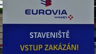 Do nové silnice mezi Ostravou a Opavou už stát investoval okolo půl miliardy korun. Od srpna 2010 stavba stojí. Tehdejší ministr dopravy Vít Bárta akci stopnul a firma Eurovia musela stavbu zakonzervovat