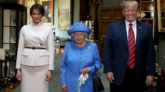 Americký prezidentský pár s královnou Alžbětou II.