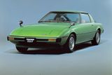 Krátká a nízká příď zůstala i v osmdesátých letech modelu RX 7, kde se objevilo přeplňování turbodmychadlem. V roce 1982 šlo o nejrychlejší japonské auto.