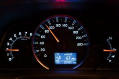 150 km/h na dálnici: Ťok tvrdě odmítá, Zeman chce vetovat