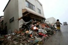 Čtvrteční zemětřesení v Japonsku stálo život tři lidi