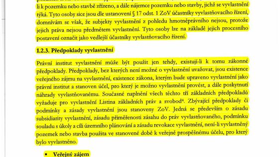 Podívejte se, jak obsáhlé pasáže právních posudků pro Prahu 6 jsou opsané.