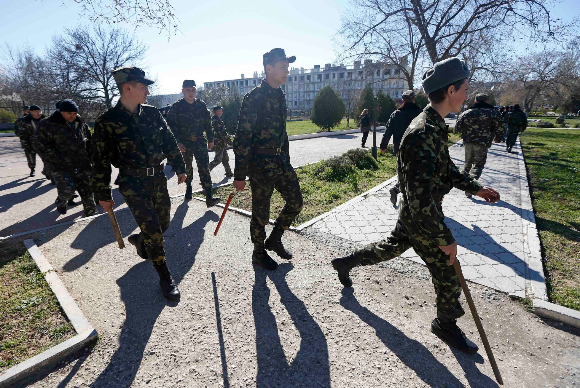 Ukrajinští vojáci na krymské základně Belbek.