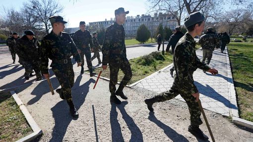 Ukrajinští vojáci na krymské základně Belbek.
