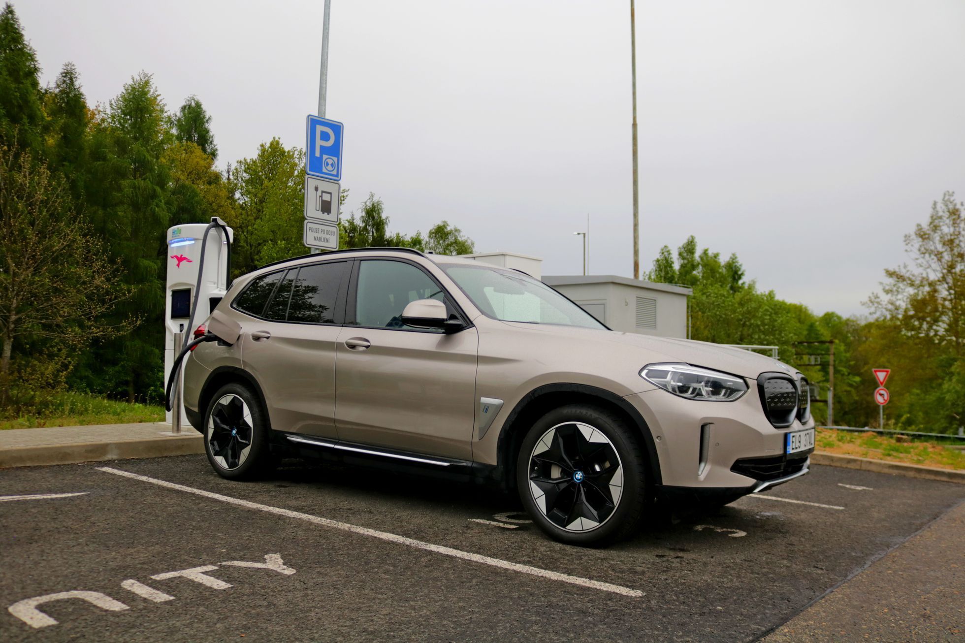 BMW iX3