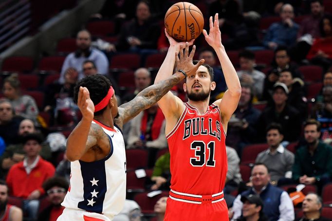 Jan 15, 2020; Chicago, Illinois, USA; Chicago Bulls guard Tomáš Satoranský (31) shoots in the first half against the Washington Wizards at United Center. Mandatory Credit