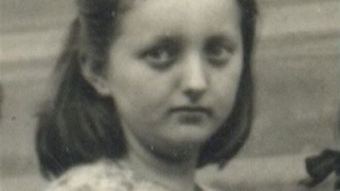 14letá Jindřiška Nováková, která po atentátu na Heydricha ukryla kolo Jana Kubiše, patřila též mezi popravené v Mauthausenu.