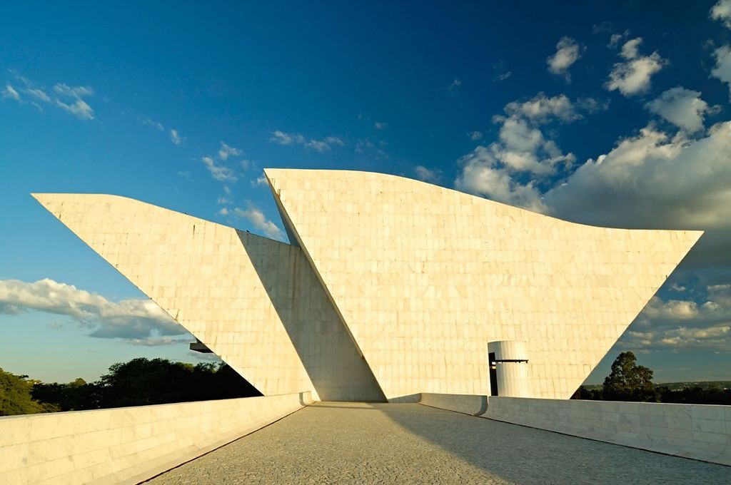 Oscar Niemeyer - Brasília - Panteon