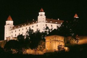 Podívejte se: Bratislavský hrad v novém, bílém hávu