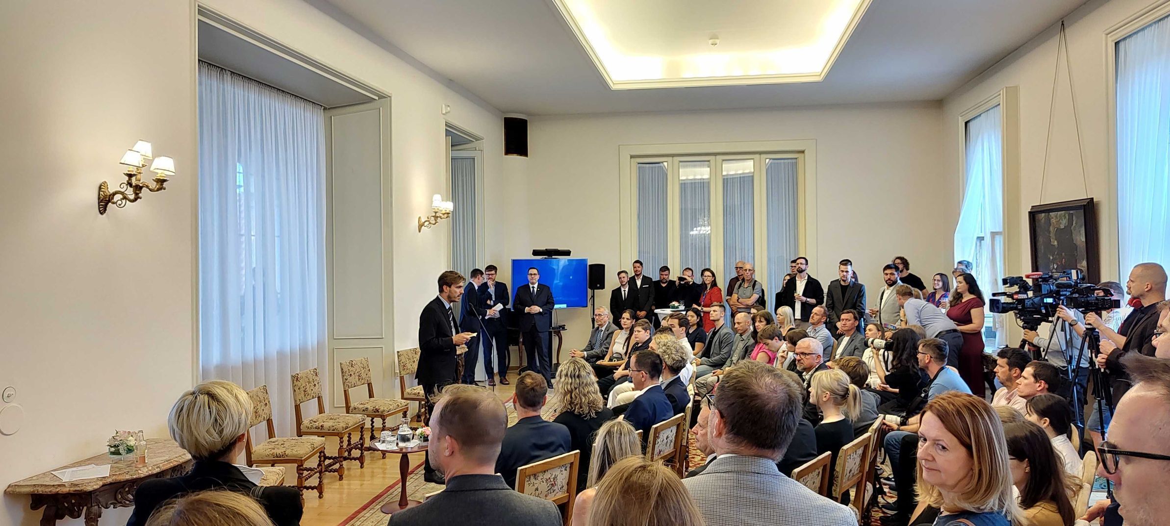 Nova vizualni identita