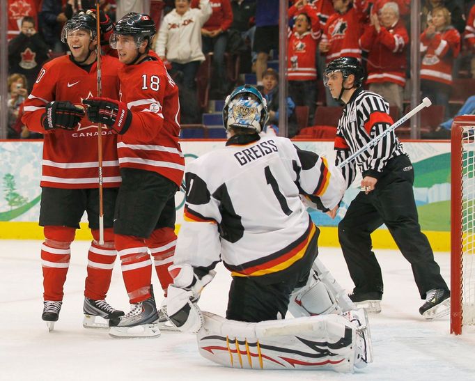 Brad Richards a Brenden Morrow se radují z gólu