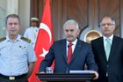 Zmírněte tvrdé protiteroristické zákony, žádá Unie Turecko. Jeho premiér to odmítá