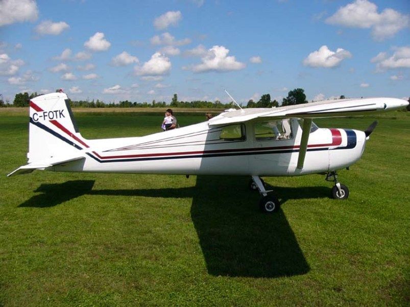 Cessna 150s