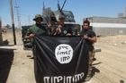 Bojovníci Islámského státu jsou obklíčeni v iráckém městě, z letiště je hlášeno nasazení yperitu