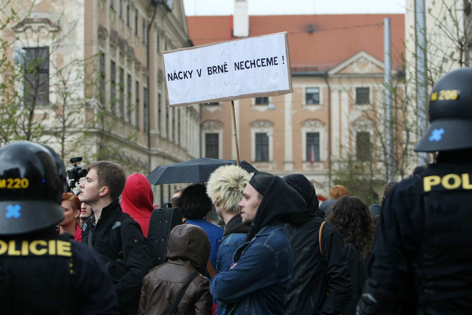 Brno blokovalo pochod neonacistů - finální foto