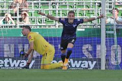 Pavlenka dostal od Herthy čtyři góly, u dvou byl Darida