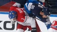 Radko Gudas potvrdil, že je tvrdým mužem na svém místě. Mikku Rantanena poslal nesmiřitelně k zemi.