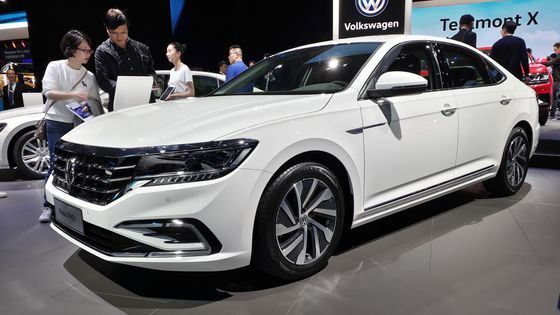 Toto je čínský Volkswagen Passat. Nevidíte špatně, skutečně to není obdoba evropského modelu.