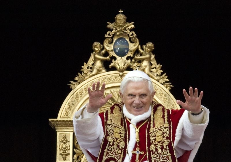 Papež Benedikt XVI. během Urbi et orbi
