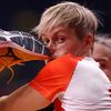 Maďarská házenkářka Zsuzsanna Tomoriová dostala úder nohou od brazilské soupeřky v zápase na OH 2020