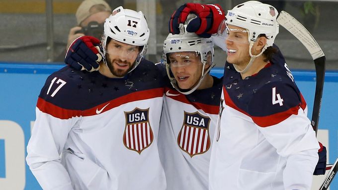 Prohlédněte si fotografie z potupy slovenských hokejistů na úvod olympiády, kdy pohráli s týme USA vysoko 1:7.