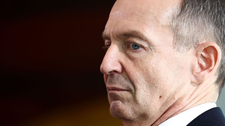 Německo má svého "Lipavského". Ministr dopravy vystoupil ze strany a zůstal ve vládě