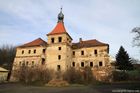 Posledními majiteli zámku byli před znárodněním v roce 1948 Lobkowiczové, kteří o něj ale po sametové revoluci neměli zájem.