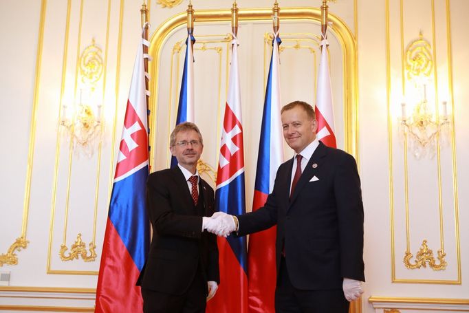 Předseda Senátu Parlamentu České republiky Miloš Vystrčil (vlevo) a předseda slovenské Národní rady Boris Kollár. Bratislava, 24. 6. 2020