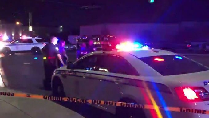 Devět mrtvých a nejméně 16 zraněných si vyžádala střelba v Ohiu