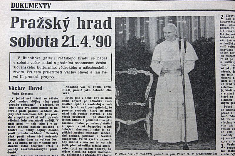 Návštěvy papeže v novinách