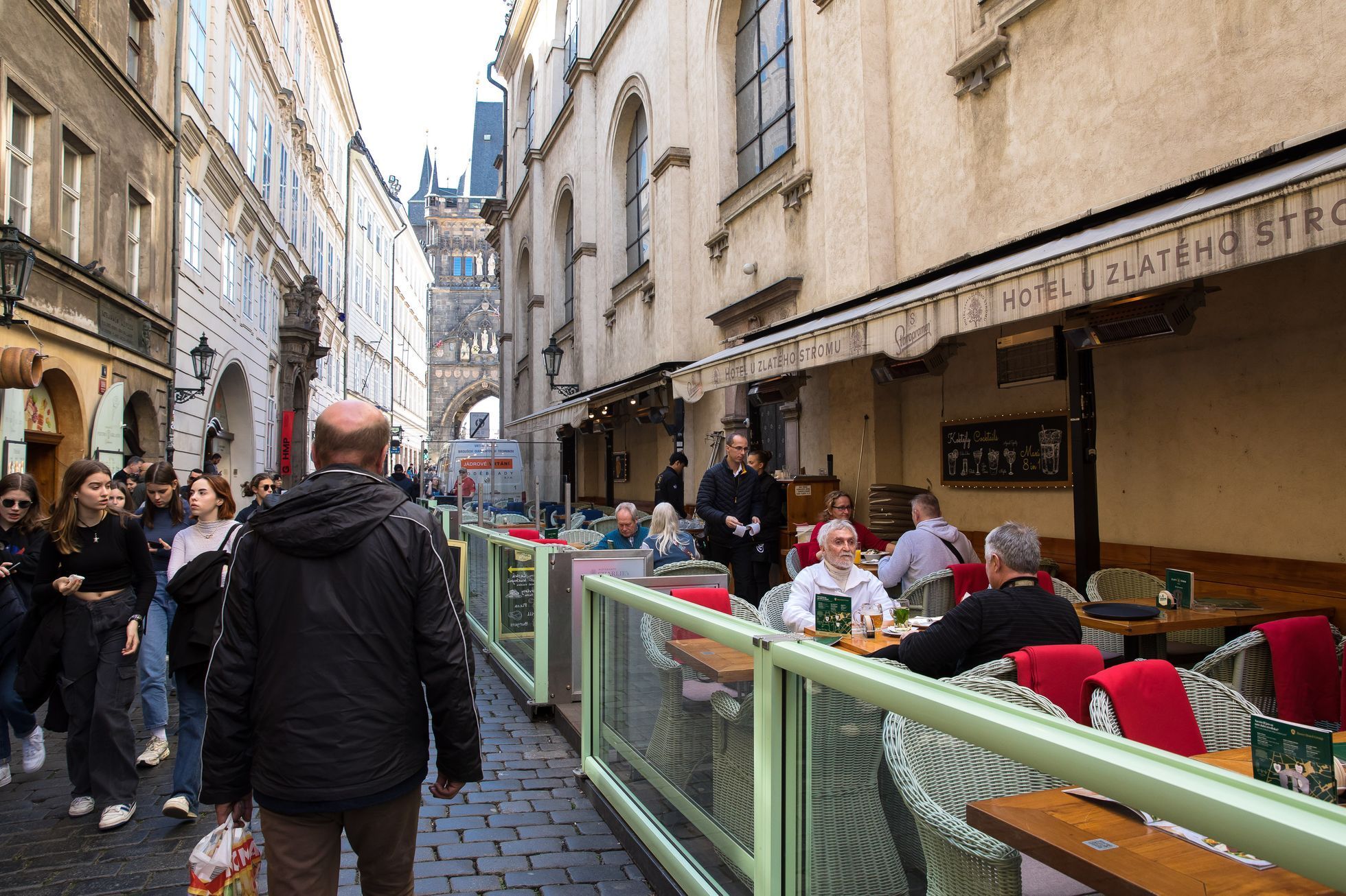 Královská cesta, Praha - turismus, reklama, reklamní smog, overturismus, turisté