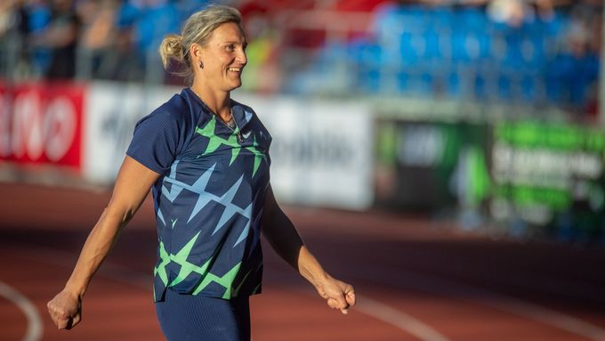 Barbora Špotáková byla s vystoupením na Zlaté tretře a hodem za 65 metrů navýsost spokojená.