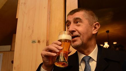 Živnostníci nejsou dobytek v Babišově firmě, kvůli EET jich skončí až pětina, říká Buzek