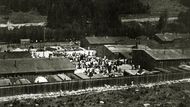 Táborem prošlo celkem 1396 lidí. Poslední Romové byli transportováni do Osvětimi 27.1.1944