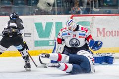 Z ozdob KHL k ostudě. Slovan opouštějí i fanoušci, krachující Záhřeb nemá na hokejky