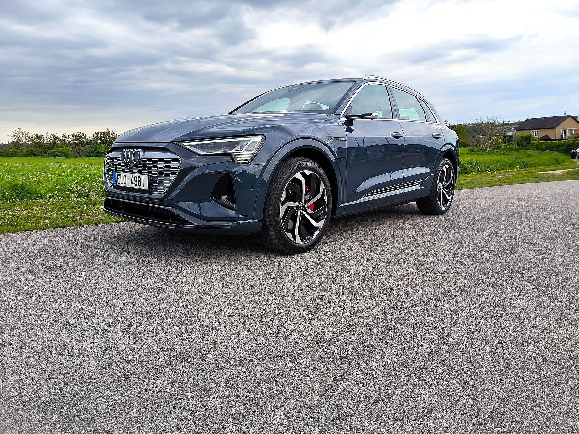 Audi Q8 55 e-tron (2023)